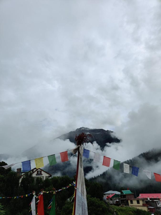 Hotel Mount Kailash Sāngla Eksteriør bilde